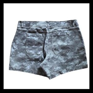 SPANX women's XL Pull On Stretch‎ Twill Shorts camo 34" waist